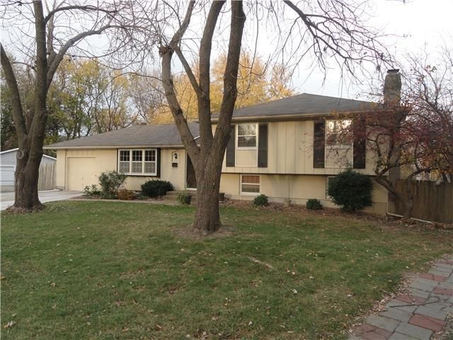 409 Manor Dr, Belton, MO 64012