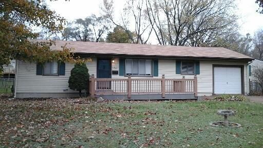 7925 NE Gracemore Dr, Kansas City, MO 64119