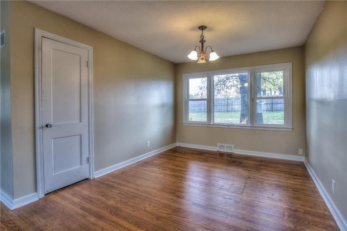 8618 Mackey St, Overland Park, KS 66212