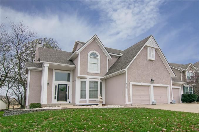 14104 Gillette St, Overland Park, KS 66221