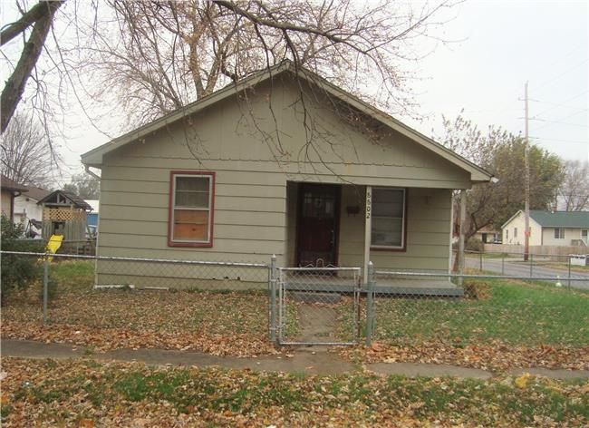 6602 Carnegie St, St Joseph, MO 64504