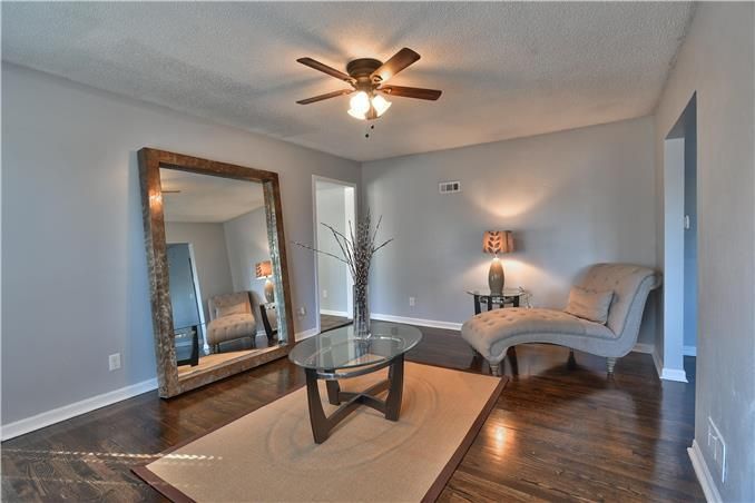 5940 Crescent Ave, Raytown, MO 64133