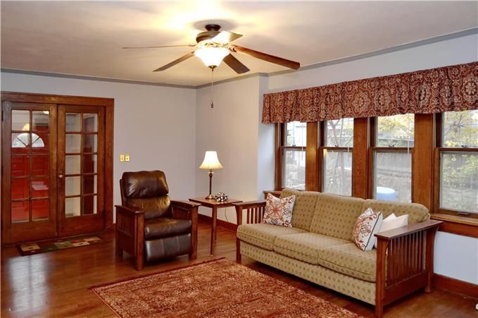 5008 Walnut St, Kansas City, MO 64112