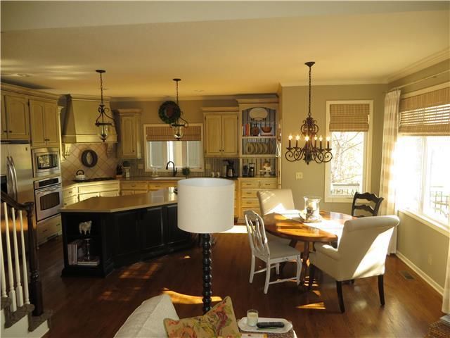 23985 W 112th Ter, Olathe, KS 66061