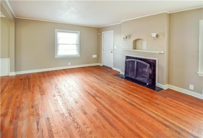 1173 E 77th St, Kansas City, MO 64131