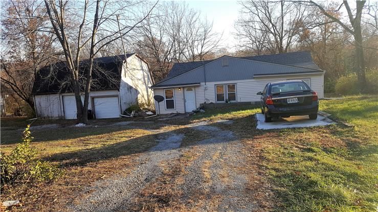 7743 E 55th St, Kansas City, MO 64129