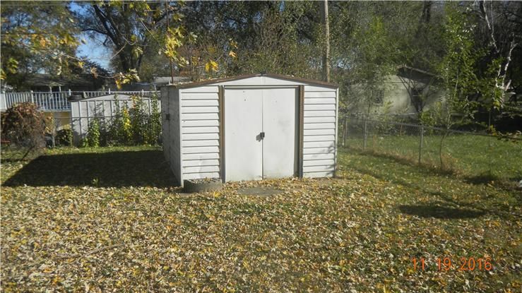 118 S 7th St, Edwardsville, KS 66111