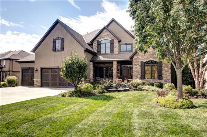 12319 W 164th Ter, Overland Park, KS 66221