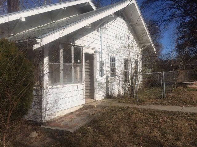 220 SE Tecumseh Rd, Tecumseh, KS 66542