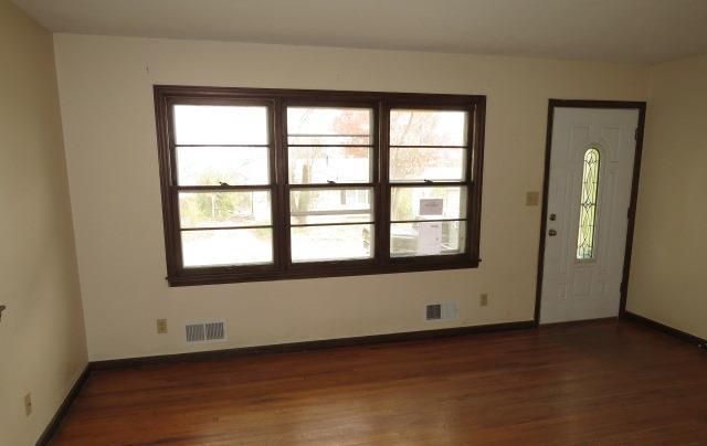 8320 Olive St, Kansas City, MO 64132