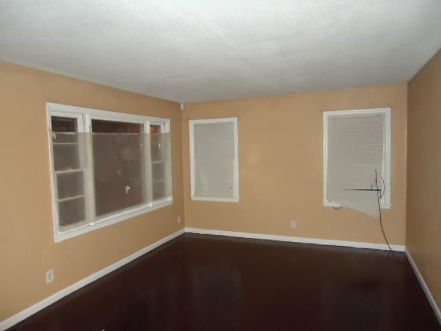 3519 E 46th St, Kansas City, MO 64130