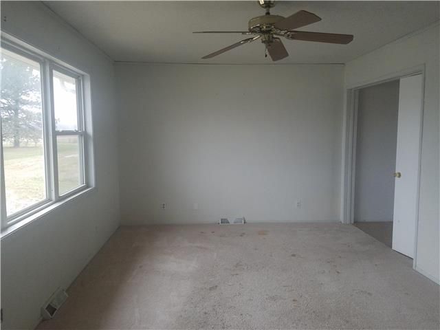 1603 Old 50 Hw, Ottawa, KS 66067