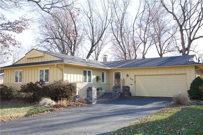 7609 W 96th Ter, Overland Park, KS 66212