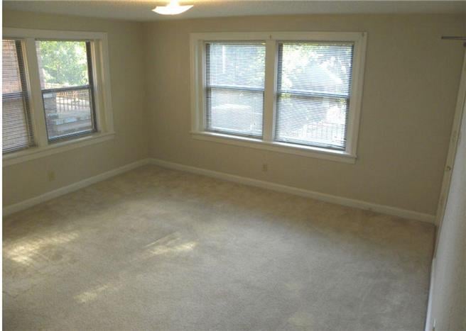 4035 Charlotte St, Kansas City, MO 64110
