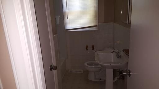 8807 E 59th St, Raytown, MO 64133