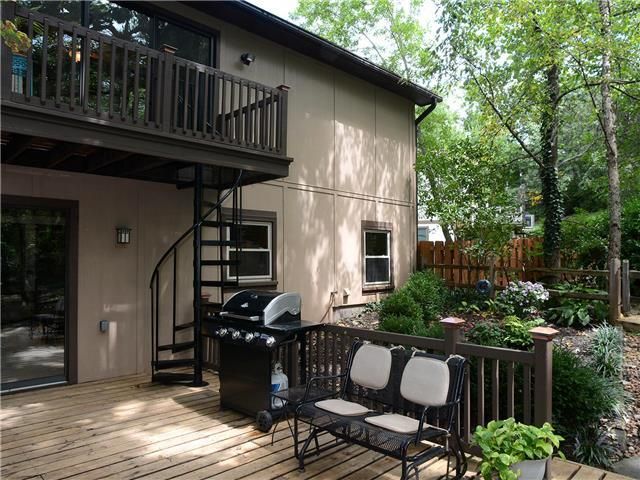 15429 Overbrook Ln, Overland Park, KS 66224