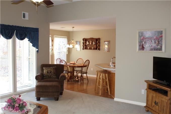 2015 NW 58th St, Kansas City, MO 64151