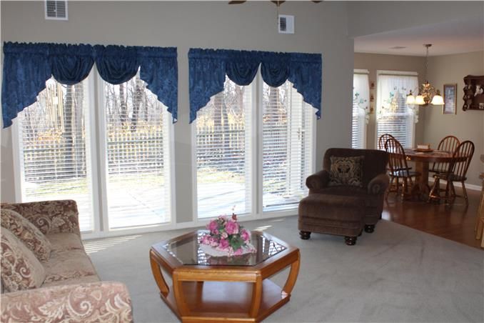 2015 NW 58th St, Kansas City, MO 64151