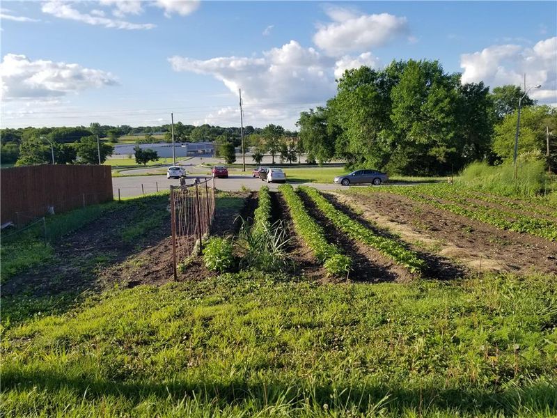 E 139th Ter, Grandview, MO 64030