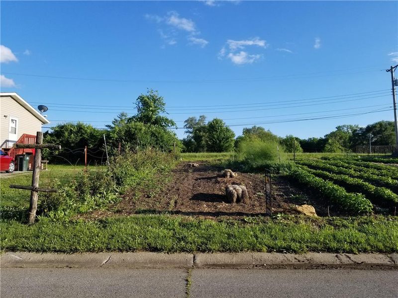 E 139th Ter, Grandview, MO 64030