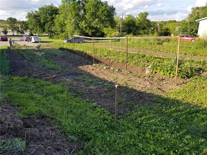 E 139th Ter, Grandview, MO 64030