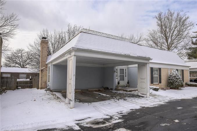 8702 Riggs St, Overland Park, KS 66212