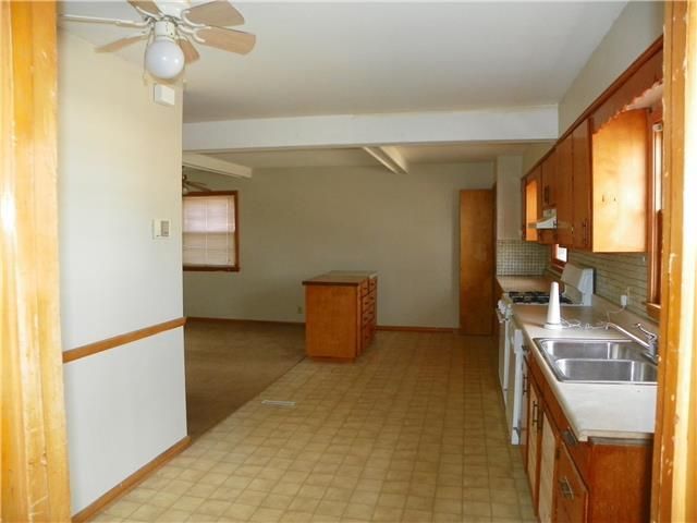 7605 E 47th Ter, Kansas City, MO 64129