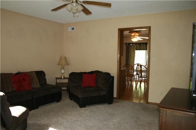 408 S Mead St, Cameron, MO 64429