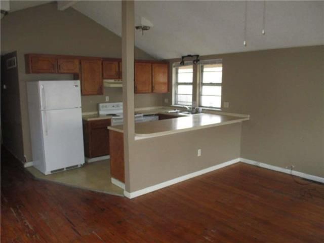 1009 E 83rd Ter, Kansas City, MO 64131