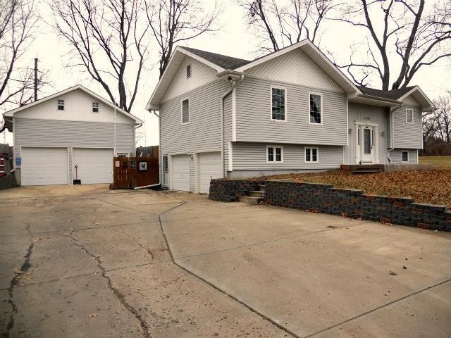 11530 N Cherry St, Kansas City, MO 64155