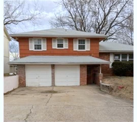 9202 E 52nd St, Kansas City, MO 64133