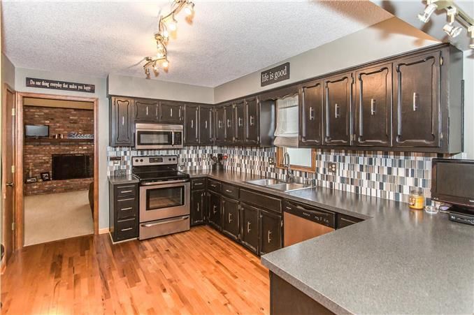 9945 N Cherry Dr, Kansas City, MO 64155