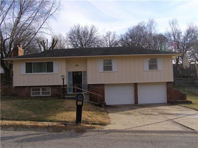 7311 Verde Dr, Kansas City, KS 66109