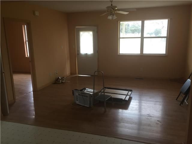 713 Morgan St, Lansing, KS 66043