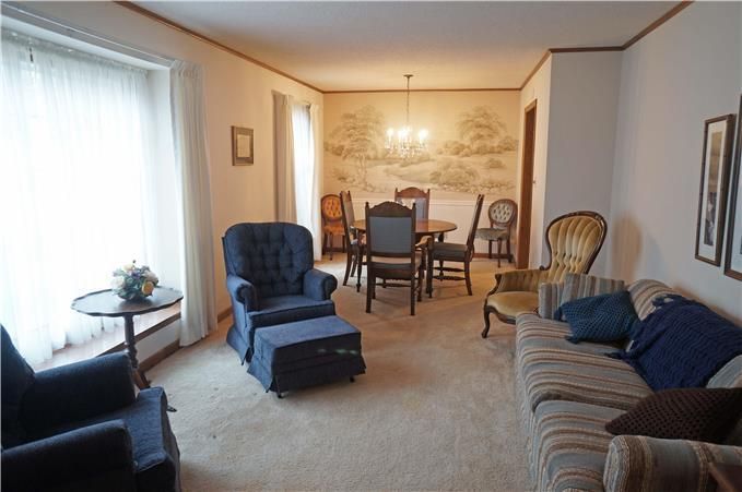 5911 E 107th Pl, Kansas City, MO 64134