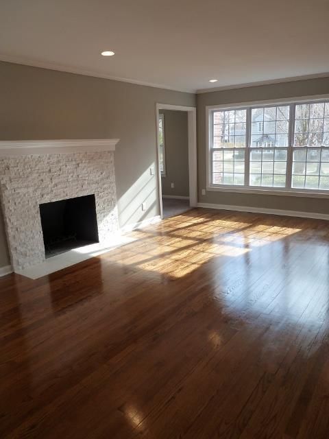 820 W 68th Ter, Kansas City, MO 64113