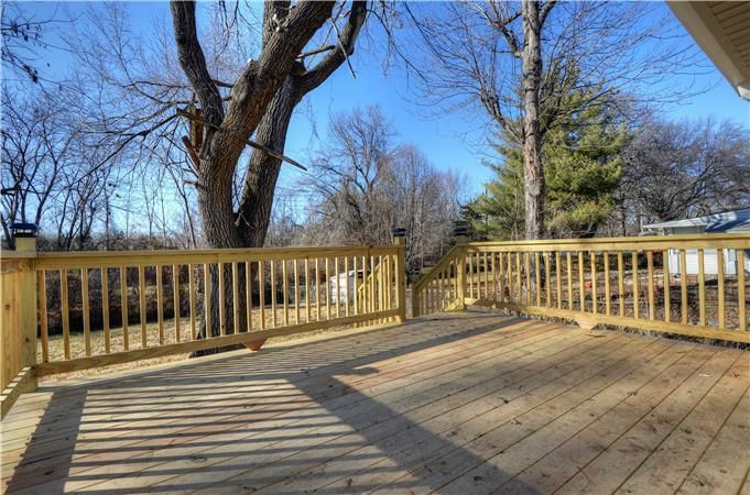 7608 Elm Ave, Raytown, MO 64138