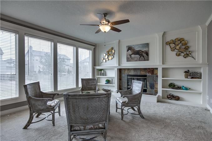 13809 Haskins St, Overland Park, KS 66221