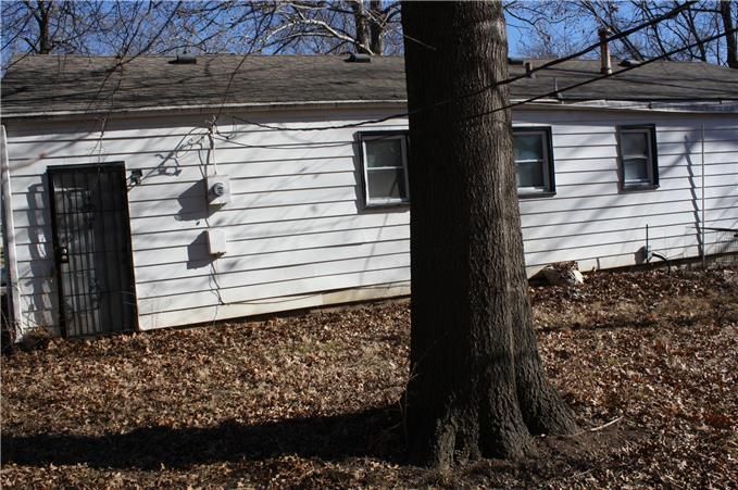9816 Marsh Ave, Kansas City, MO 64134