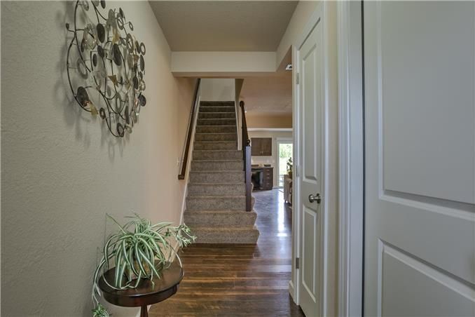 238 Pointe Ln, Raymore, MO 64083