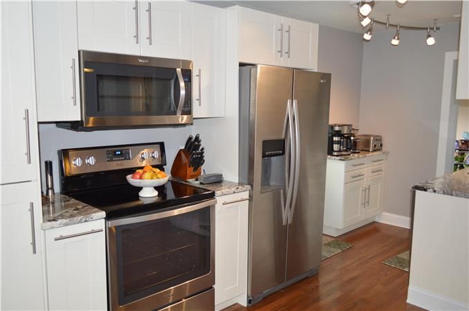 8007 Jarboe St, Kansas City, MO 64114