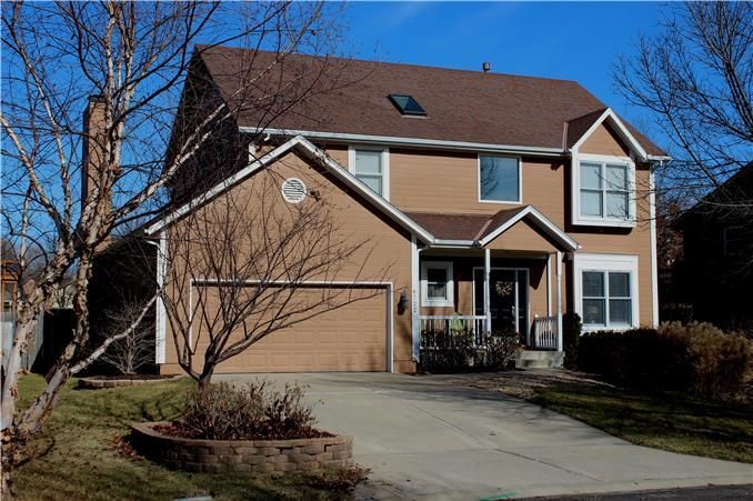 6722 W 157th Ter, Overland Park, KS 66223