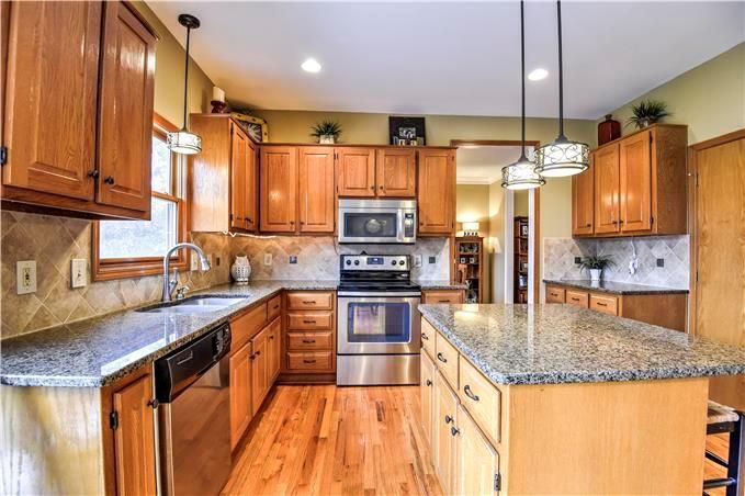 6722 W 157th Ter, Overland Park, KS 66223