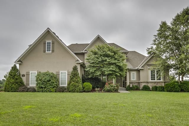 3217 NE 154th Ter, Smithville, MO 64089