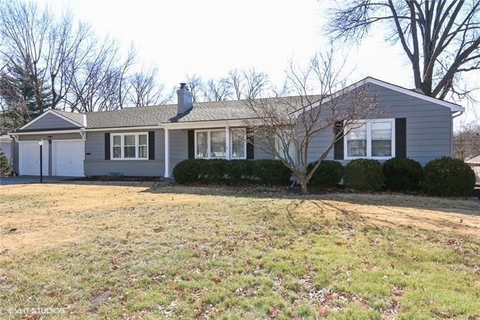 1005 W 96 St, Kansas City, MO 64114