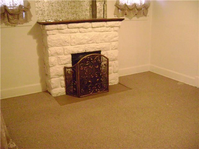 3211 E 51st St, Kansas City, MO 64130