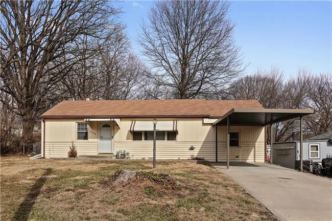 2438 NE 47th St, Kansas City, MO 64116