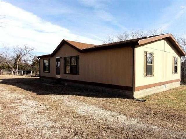 786 E 800 Rd, Lawrence, KS 66047