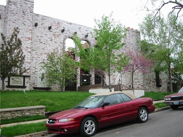 5011 Walnut St #E, Kansas City, MO 64112