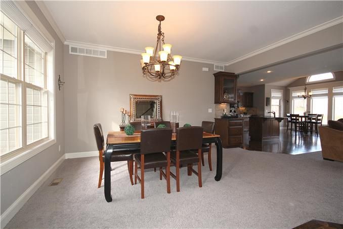 8612 NE 100th St, Kansas City, MO 64157